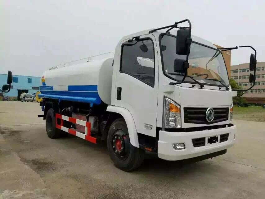 國(guó)五灑水車︱10噸天然氣灑水車
