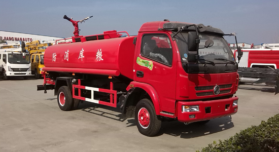東風多利卡灑水車︱9噸灑水車圖片