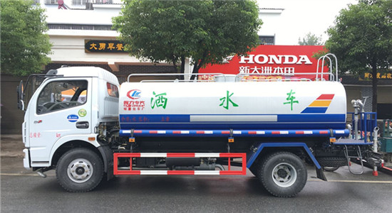 東風多利卡灑水車︱8噸灑水車圖片