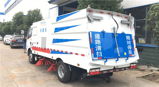 東風多利卡掃路車︱8噸掃路車圖片