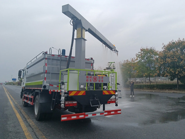 東風D9旋轉伸縮臂鐵路抑塵車-程力12方煤炭運輸降塵_榆林12方抑塵灑水車_霧化感應噴淋車_煤炭降塵車