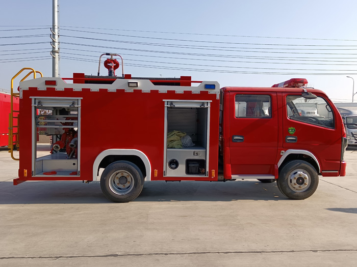 5噸消防灑水車價格_民用小型消防車_1.5-3.5噸水罐消防車現車價格