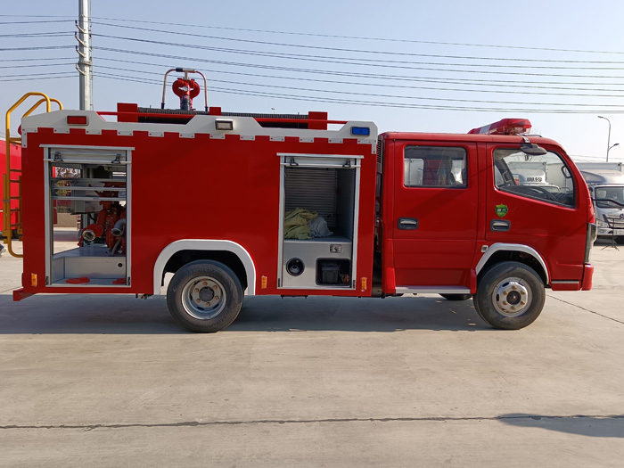 5噸消防灑水車廠家_糧庫重點防火單位消防車_1.5-3.5噸水罐消防車現車價格
