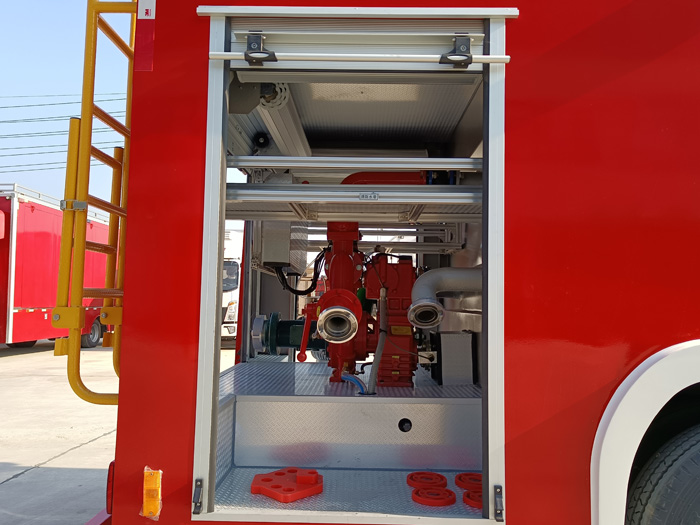 5噸消防灑水車多少錢_村鎮鄉鎮森林消防車_1.5-3.5噸水罐消防車現車價格