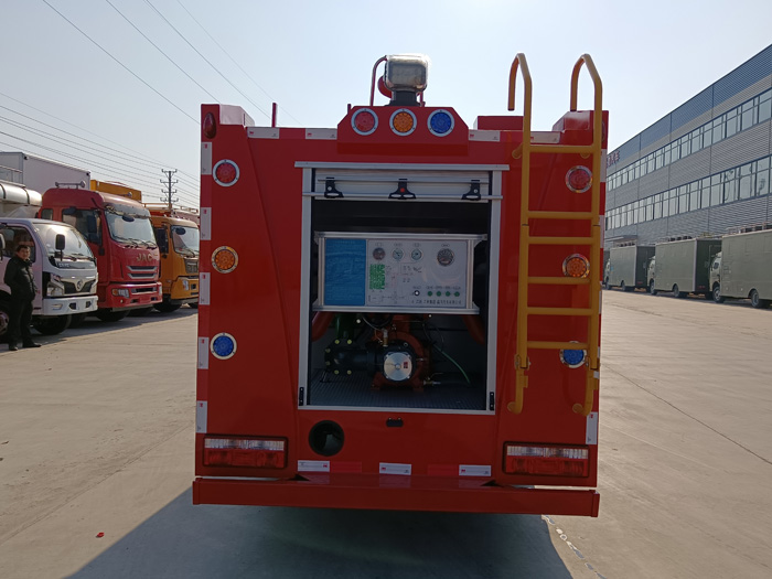 5噸消防灑水車多少錢_商業區倉庫消防車_2.5-5噸泡沫消防車現車報價